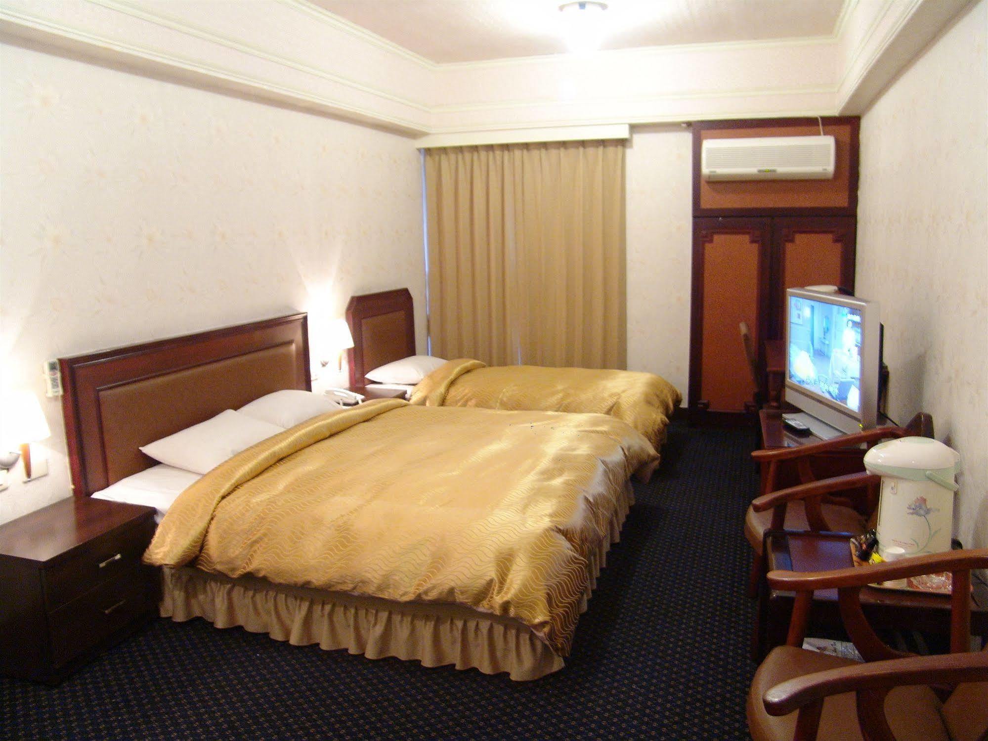 Sin Fu Business Hotel Taichung Luaran gambar